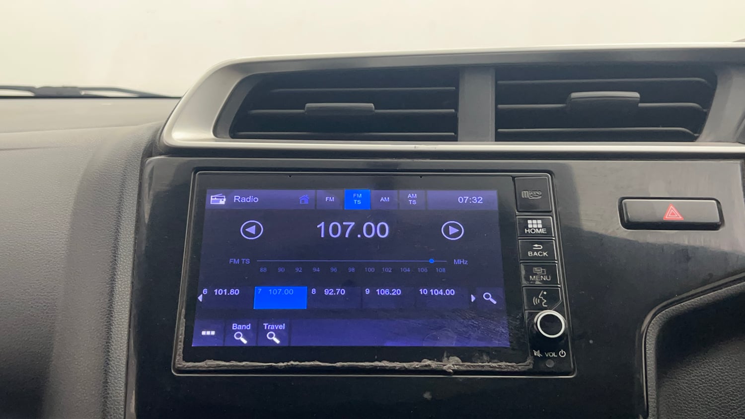 Used 2019 Honda WR-V VX MT Petrol Petrol Manual top_features Touch screen infotainment system