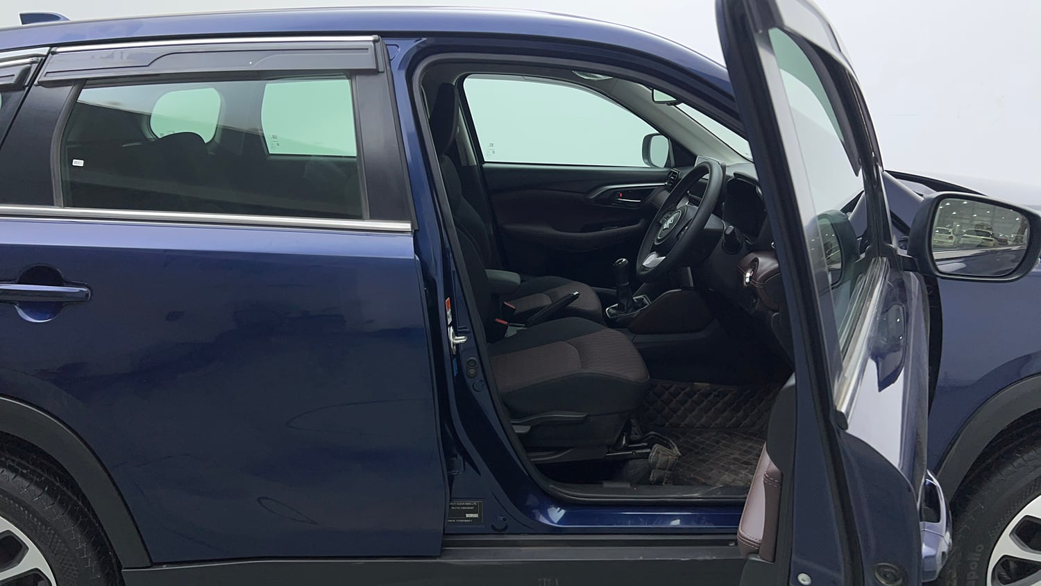Used 2024 Maruti Suzuki Grand Vitara Zeta Smart Hybrid Petrol Manual interior RIGHT SIDE FRONT DOOR CABIN VIEW