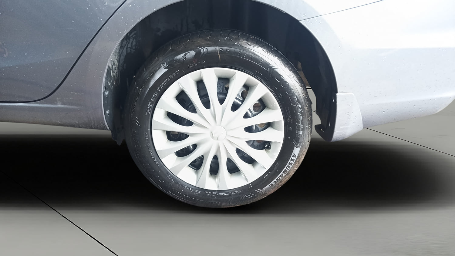 Used 2017 Maruti Suzuki Ciaz Delta 1.4 MT Petrol Manual tyres LEFT REAR TYRE RIM VIEW