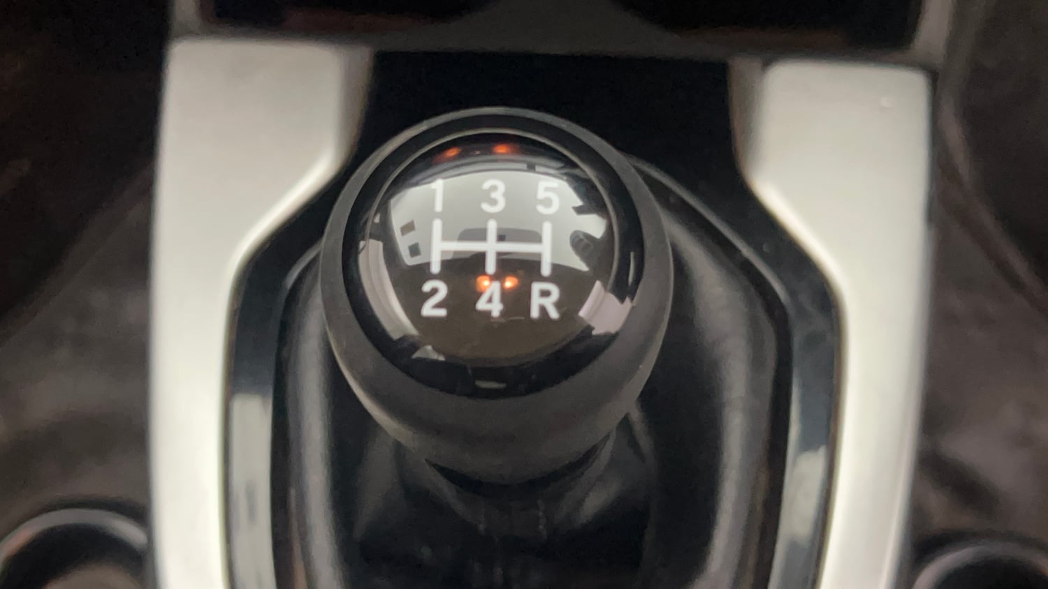 Used 2019 Honda WR-V VX MT Petrol Petrol Manual interior GEAR  KNOB VIEW