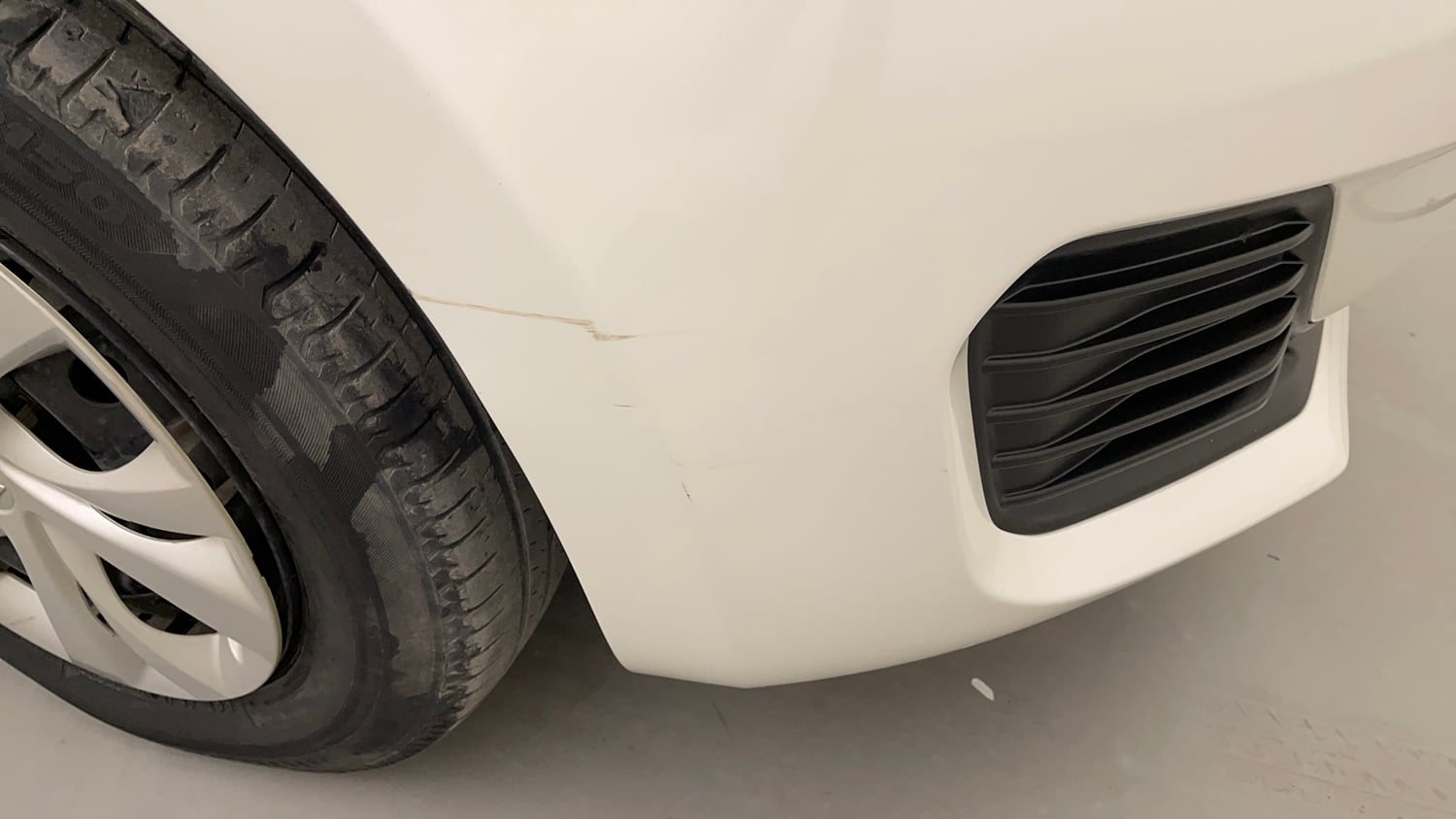 Used 2020 Maruti Suzuki Swift VXi AMT Petrol Automatic dents MINOR SCRATCH