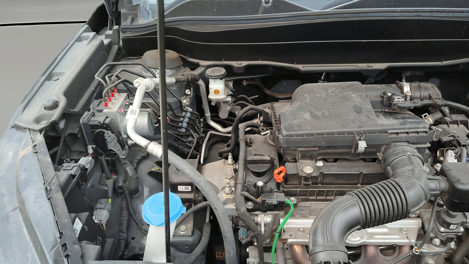 Used 2026 Maruti Suzuki Victoris ZXI+ (O) AT 2W (ADAS) Petrol Automatic engine ENGINE RIGHT SIDE VIEW
