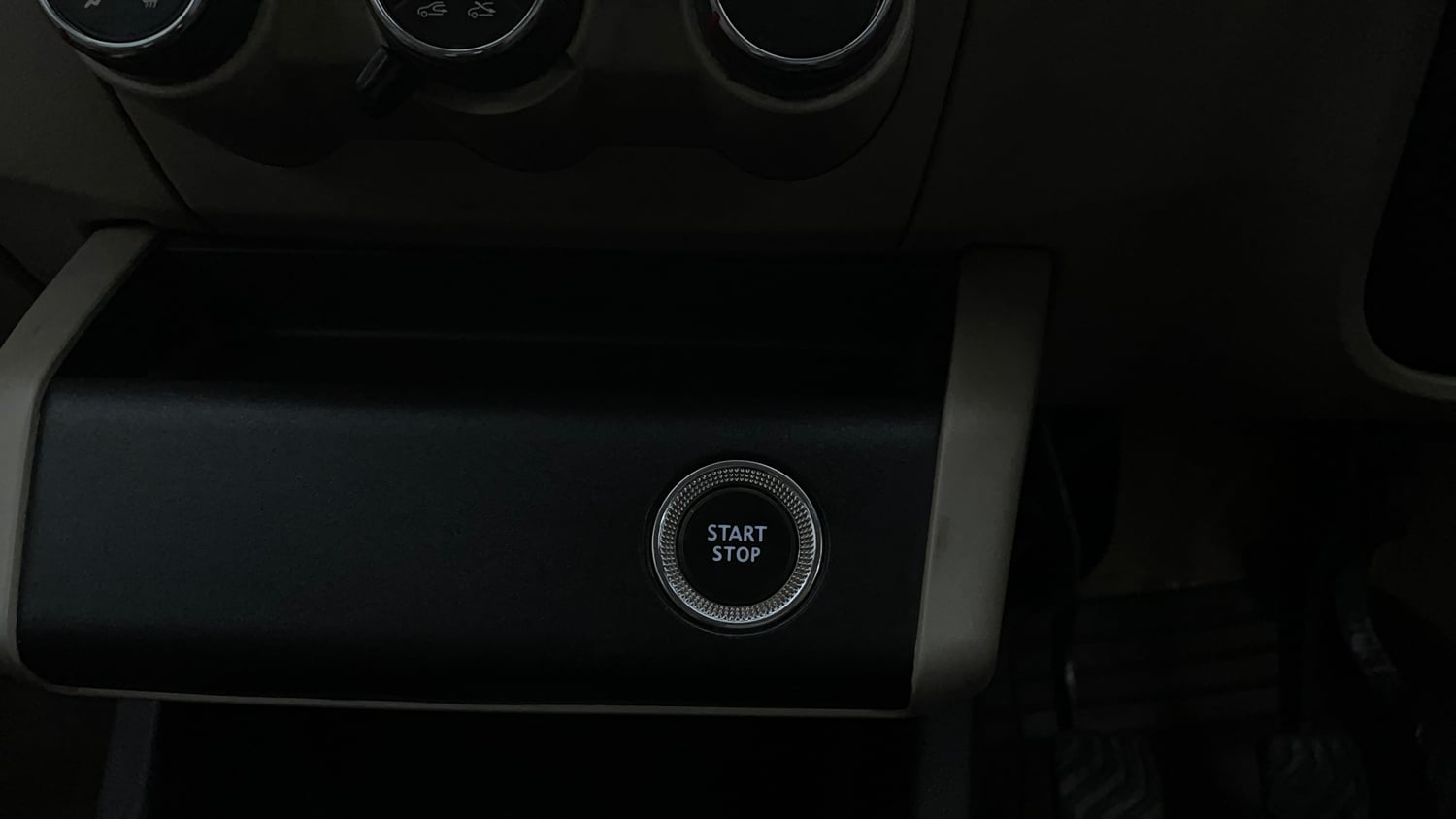 Used 2020 Renault Triber RXZ Petrol Manual top_features Keyless start