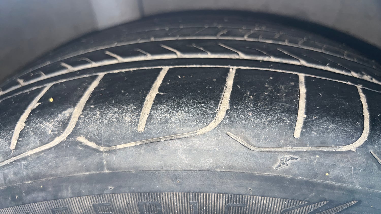 Used 2023 Hyundai Verna SX (O) 1.5 Turbo Petrol DCT Petrol Automatic tyres RIGHT REAR TYRE TREAD VIEW