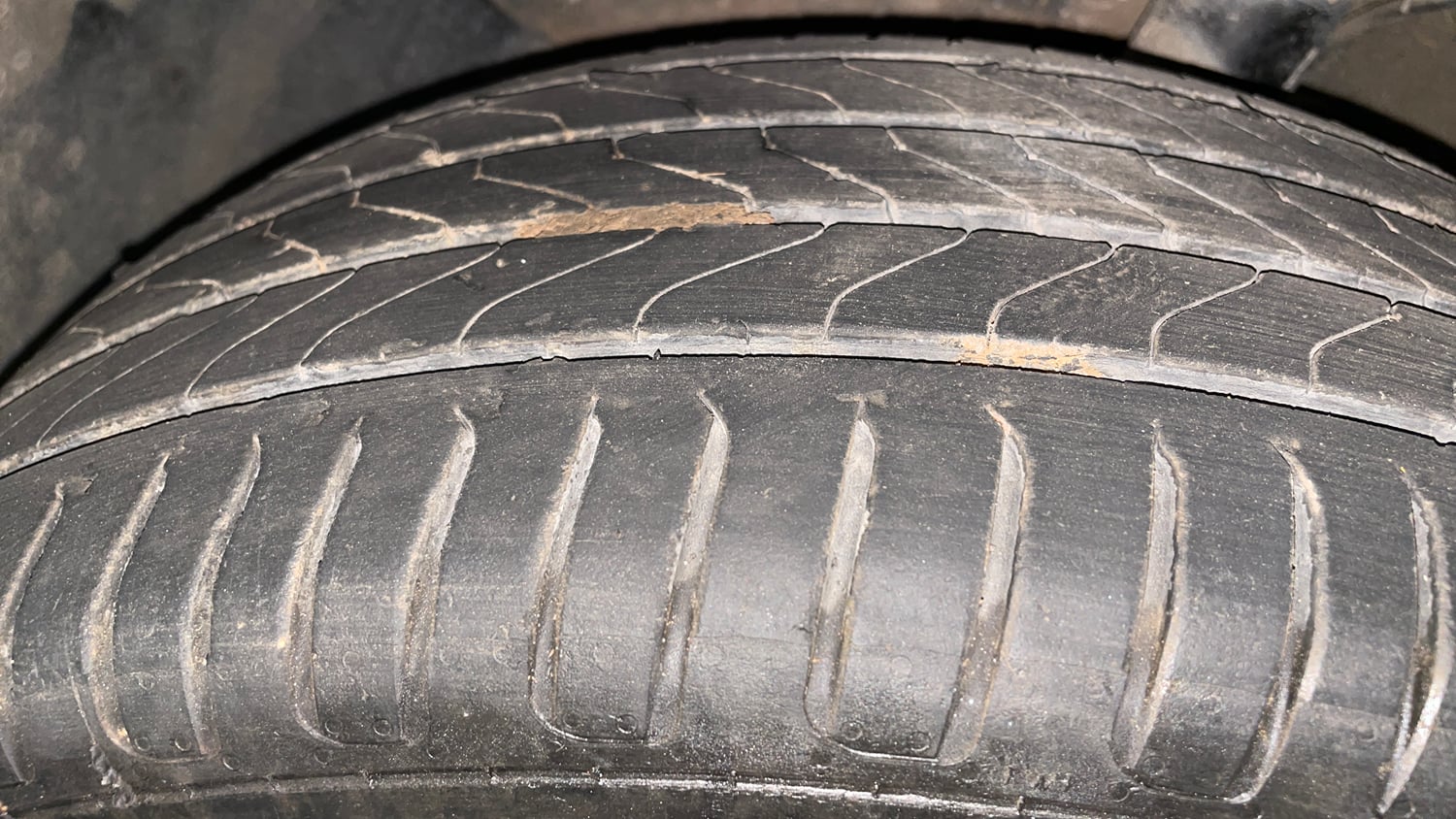 Used 2018 Hyundai Creta 1.6 E+ VTVT Petrol + CNG (Outside Fitted) Cng Manual tyres LEFT FRONT TYRE TREAD VIEW