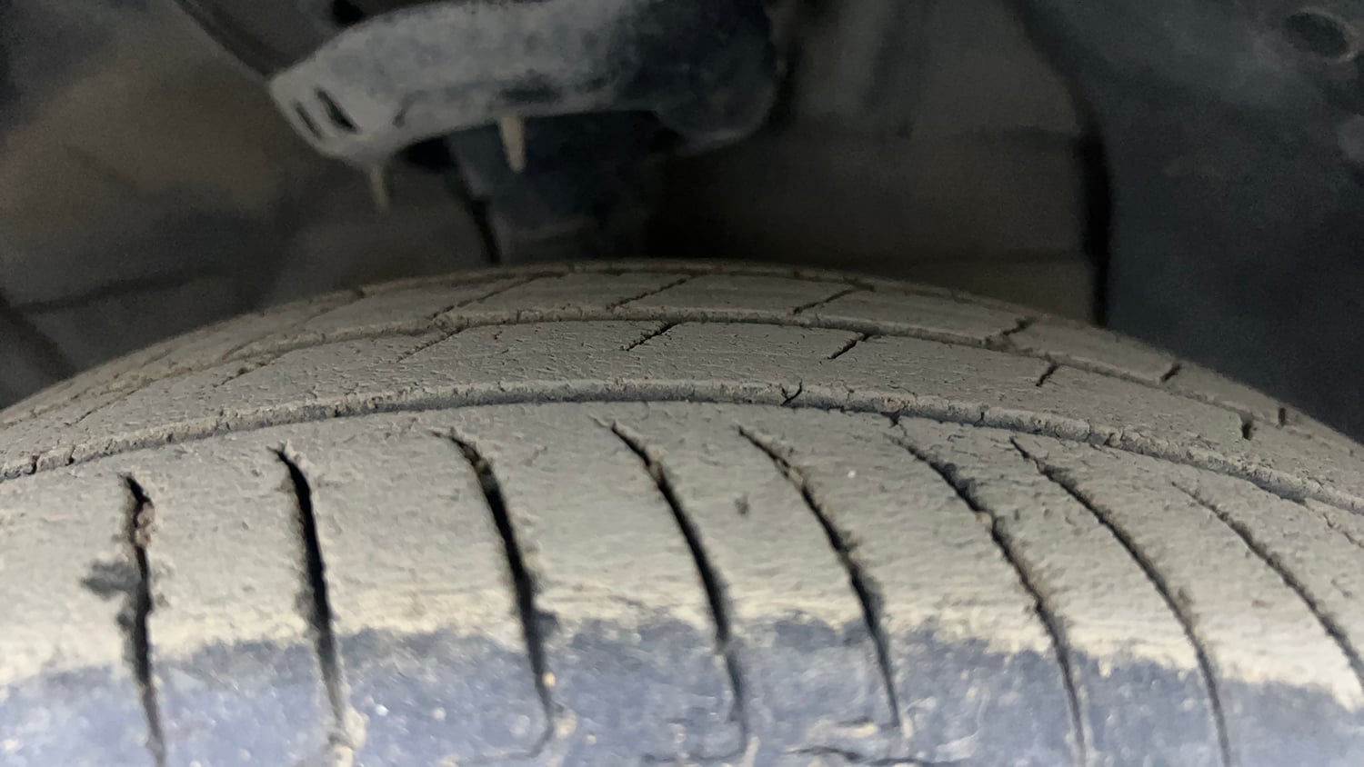 Used 2025 Hyundai Exter SX (O) Connect 1.2 MT Petrol Manual tyres RIGHT FRONT TYRE TREAD VIEW