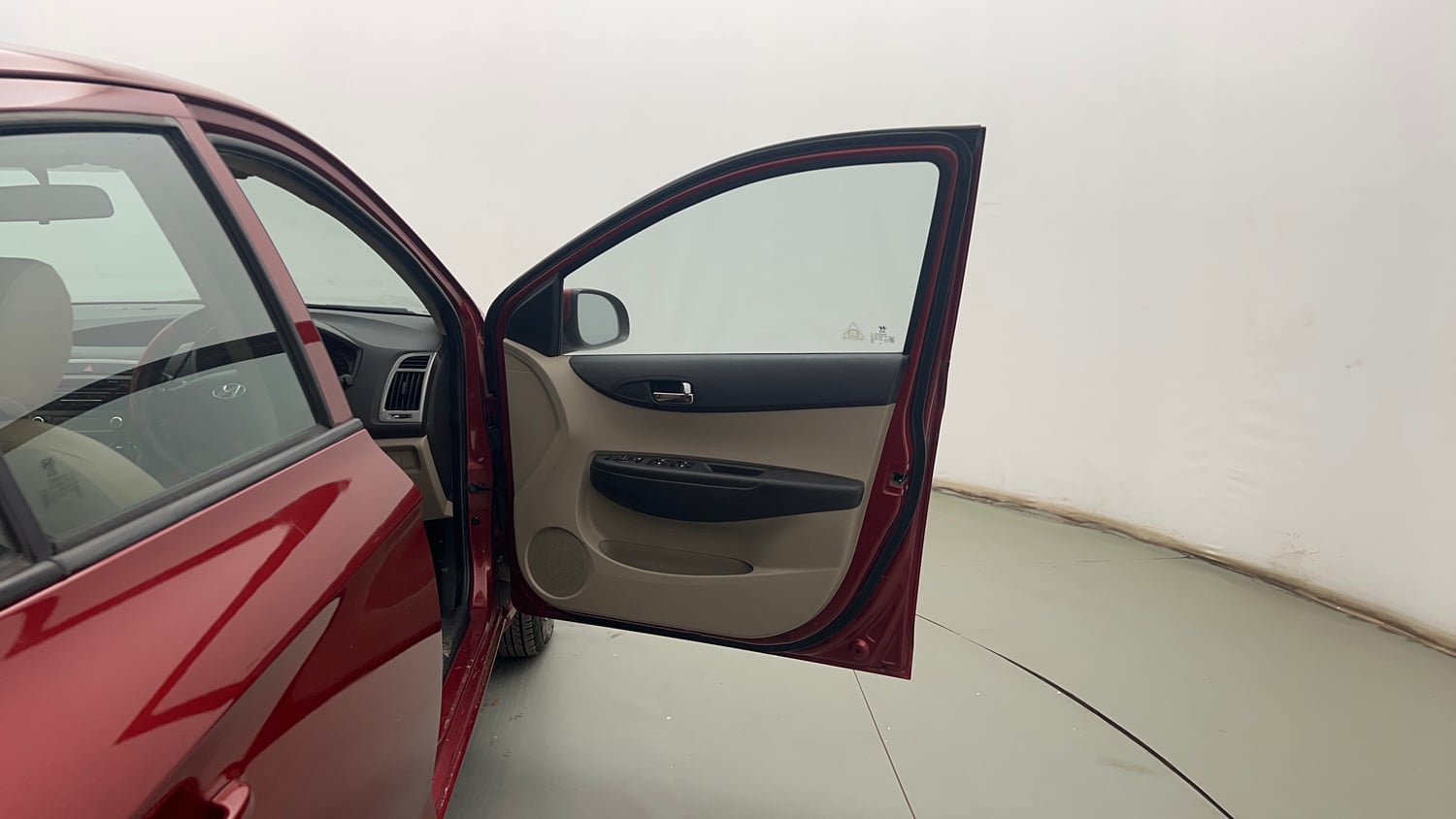 Used 2013 Hyundai i20 Magna (O) 1.2 Petrol Manual interior RIGHT FRONT DOOR OPEN VIEW