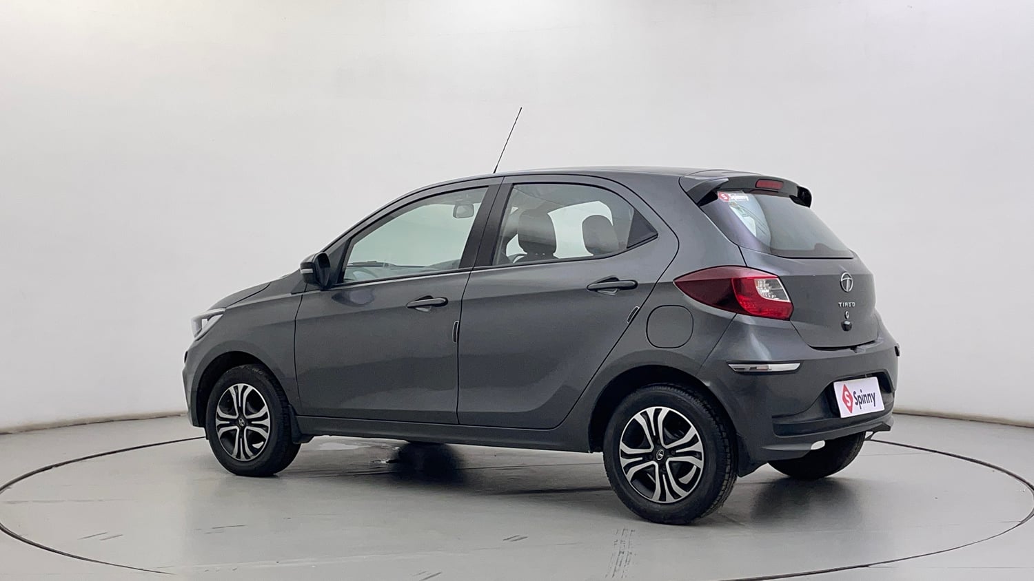 Used 2022 Tata Tiago XT Rhythm Petrol Manual exterior LEFT REAR CORNER VIEW