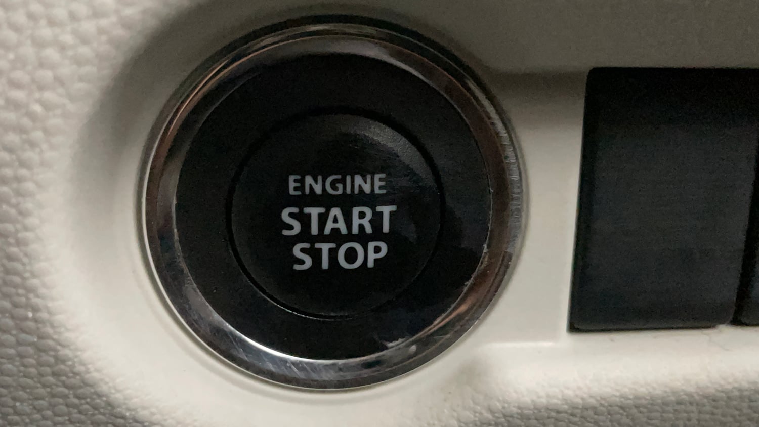 Used 2022 Maruti Suzuki Ignis Zeta 1.2 MT Petrol Manual top_features Keyless start