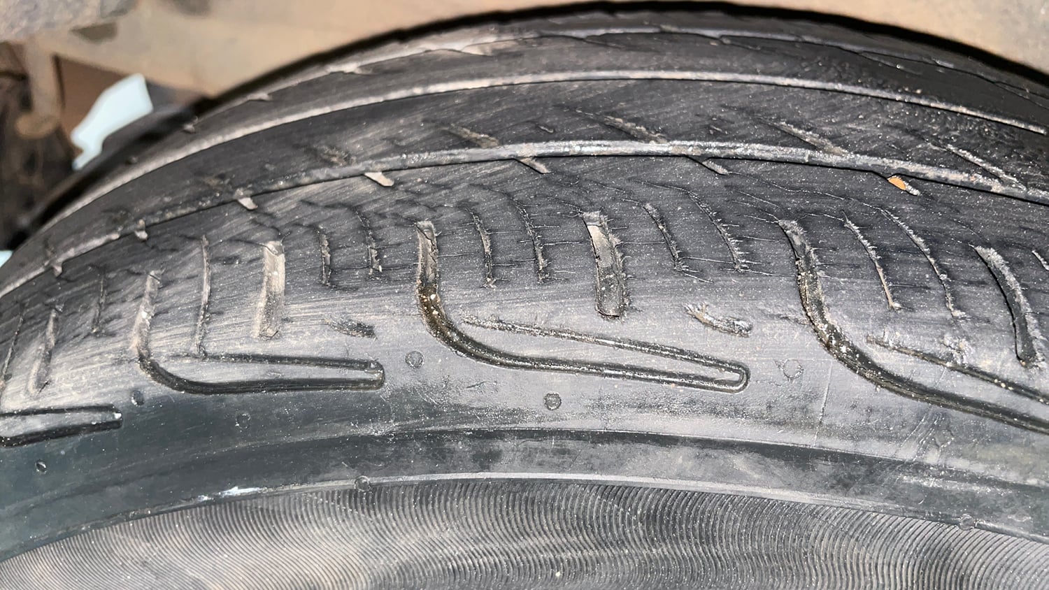 Used 2012 Hyundai i10 Magna 1.1 iRDE2 Petrol Manual tyres RIGHT REAR TYRE TREAD VIEW