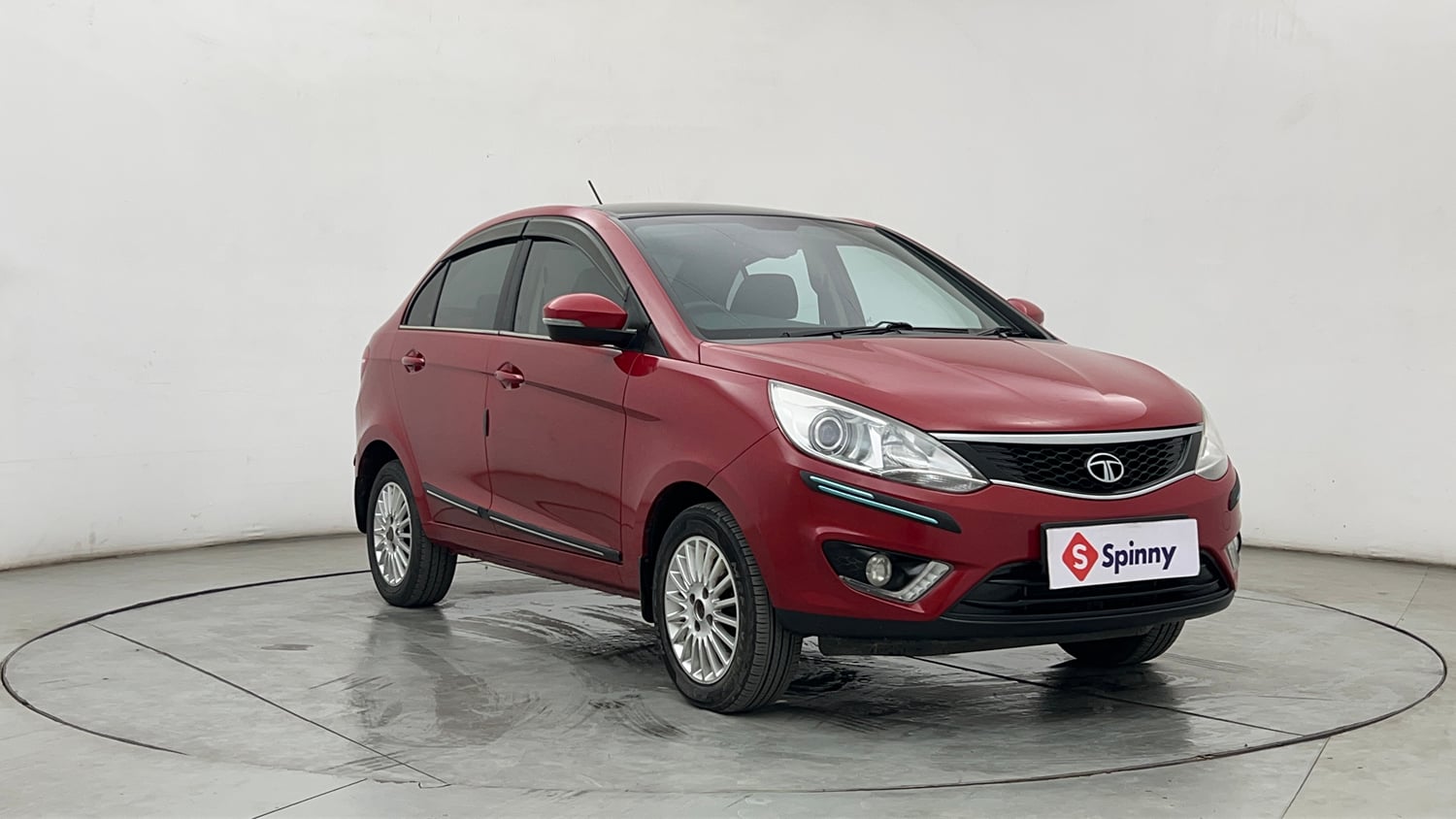 Used 2016 Tata Zest XT Petrol Petrol Manual exterior RIGHT FRONT CORNER VIEW