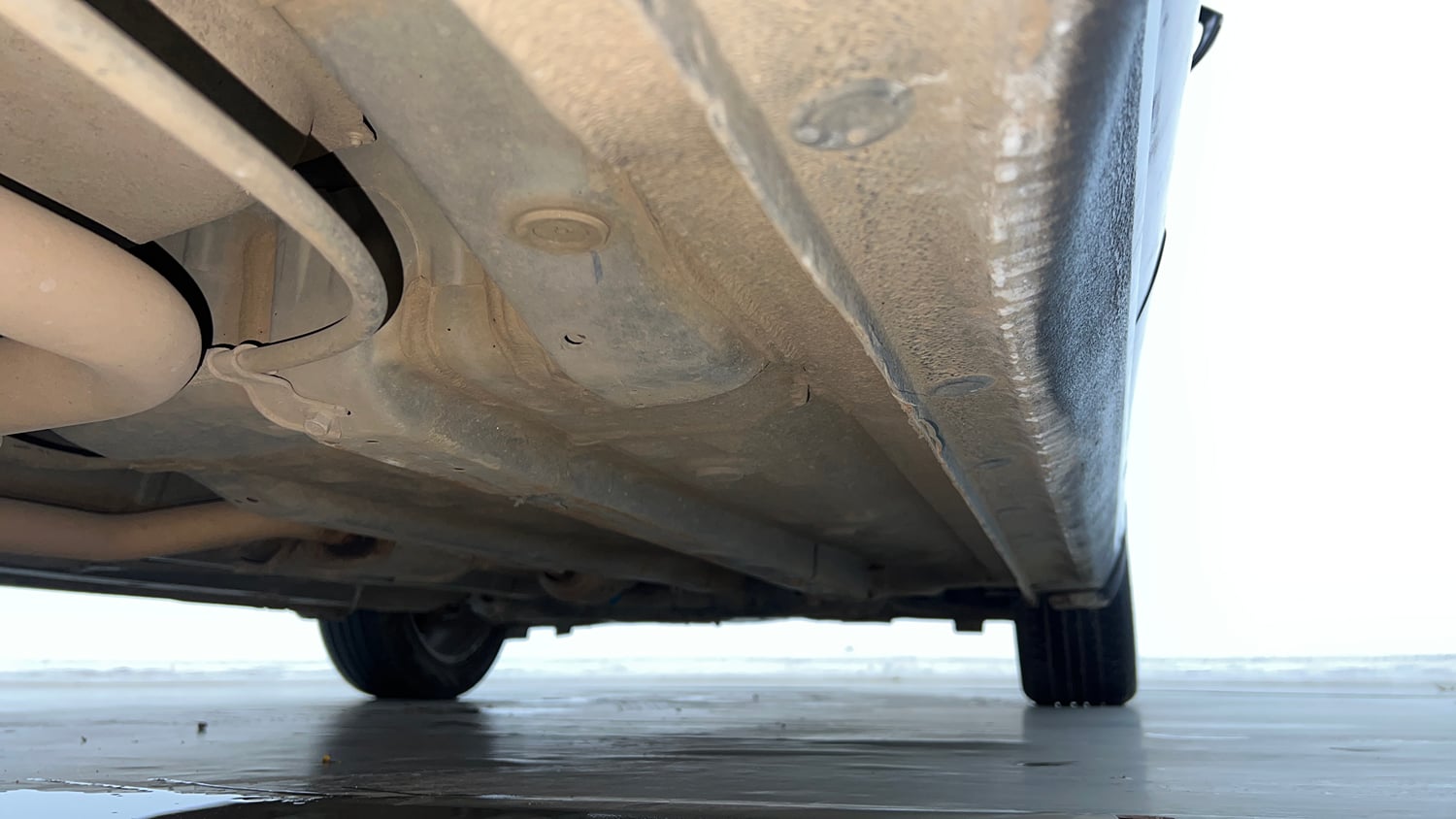 Used 2023 Hyundai Verna SX (O) 1.5 Petrol IVT Petrol Automatic extra REAR RIGHT UNDERBODY VIEW