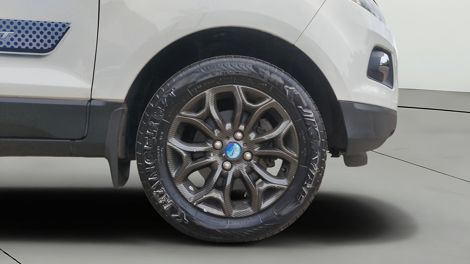 Used 2017 Ford EcoSport Ambiente 1.5L TDCi Diesel Manual tyres RIGHT FRONT TYRE RIM VIEW