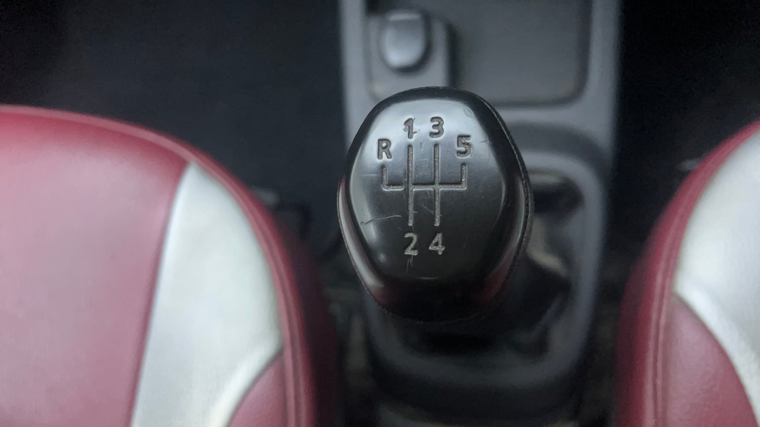 Used 2017 Renault Kwid RXL Petrol Manual interior GEAR  KNOB VIEW