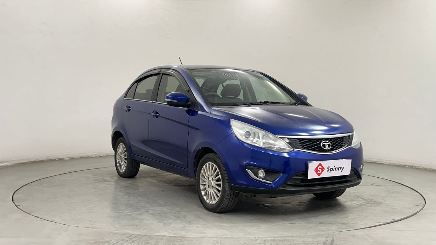 Used 2014 Tata Zest XM Petrol Petrol Manual exterior RIGHT FRONT CORNER VIEW