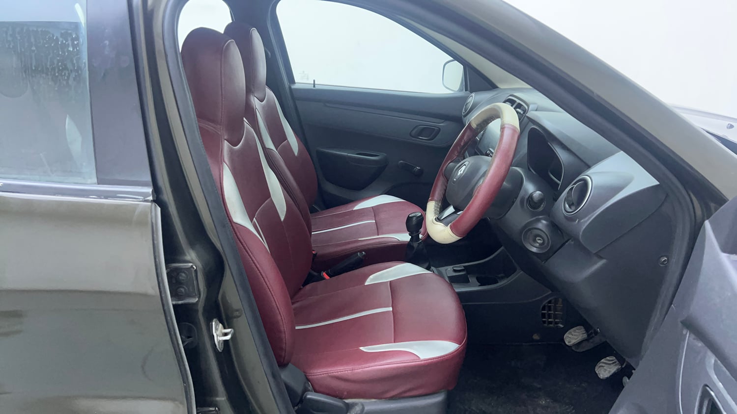 Used 2017 Renault Kwid RXL Petrol Manual interior RIGHT SIDE FRONT DOOR CABIN VIEW