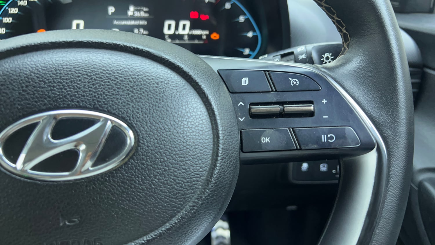 Used 2021 Hyundai New i20 Asta (O) 1.0 Turbo DCT Petrol Automatic top_features Cruise control