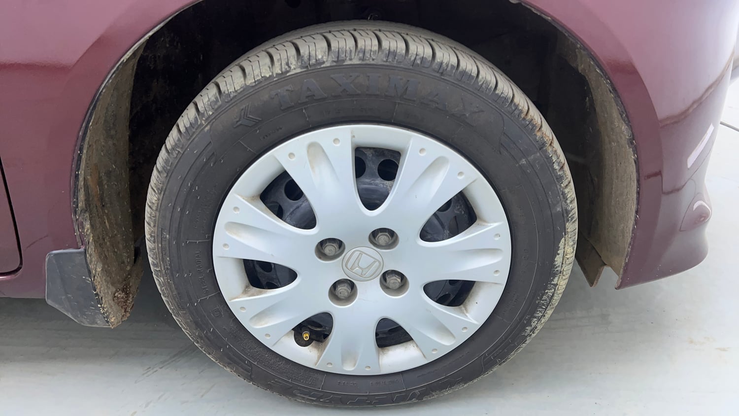 Used 2015 Honda Amaze 1.2 S i-VTEC Petrol Manual tyres RIGHT FRONT TYRE RIM VIEW