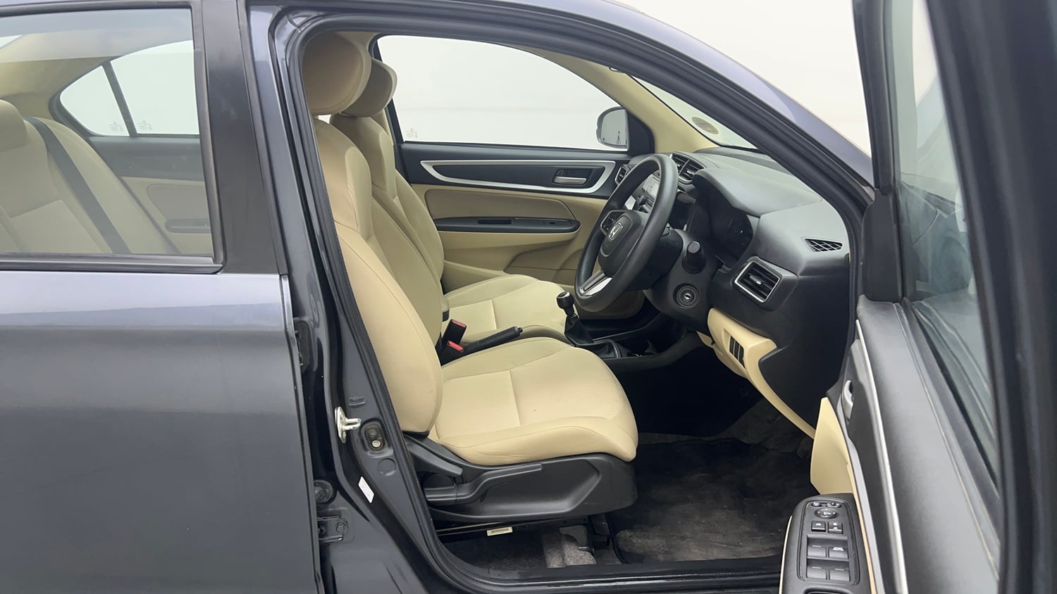 Used 2022 Honda Amaze S MT 1.2 Petrol Petrol Manual interior RIGHT SIDE FRONT DOOR CABIN VIEW