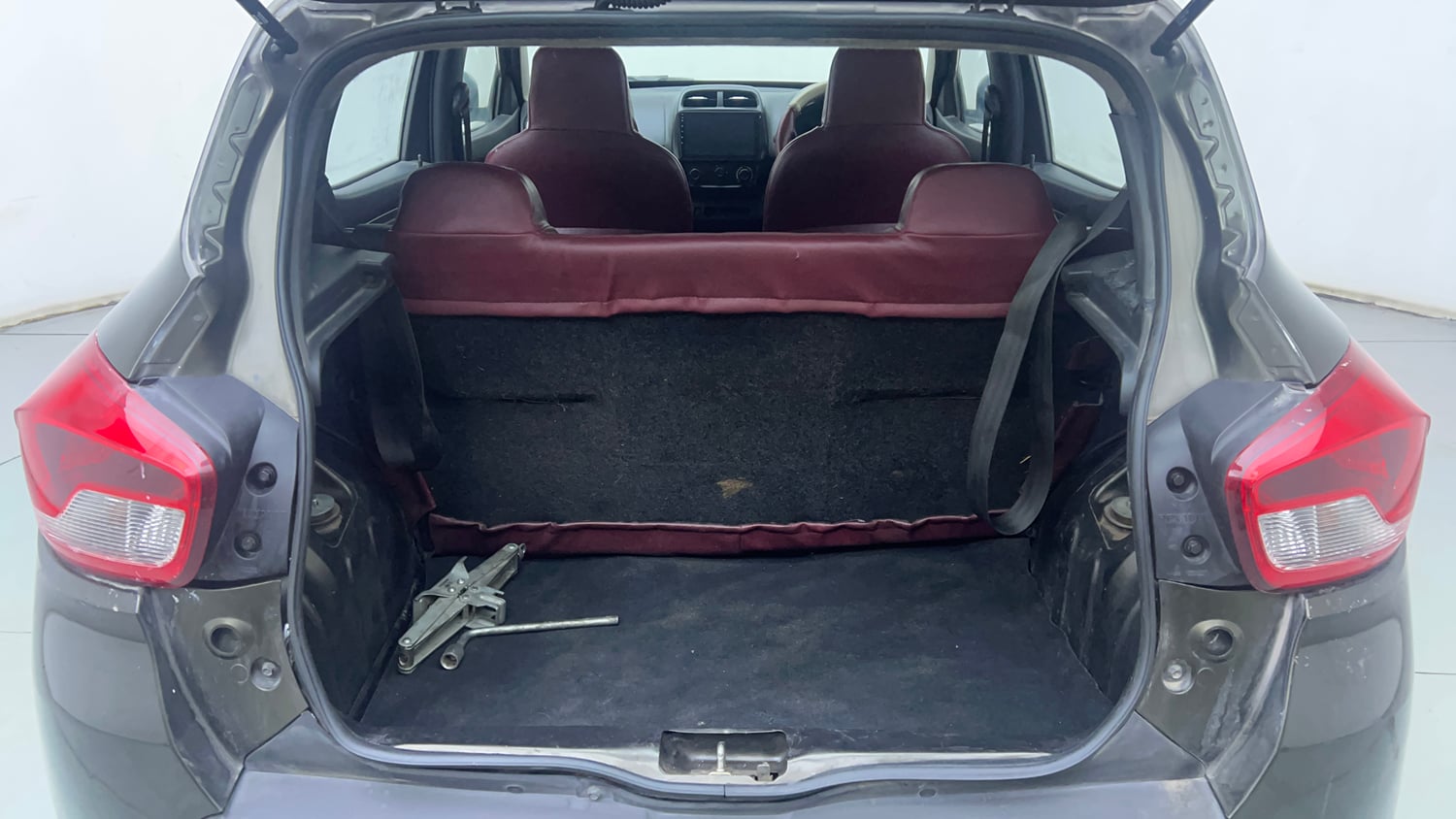 Used 2017 Renault Kwid RXL Petrol Manual interior DICKY INSIDE VIEW