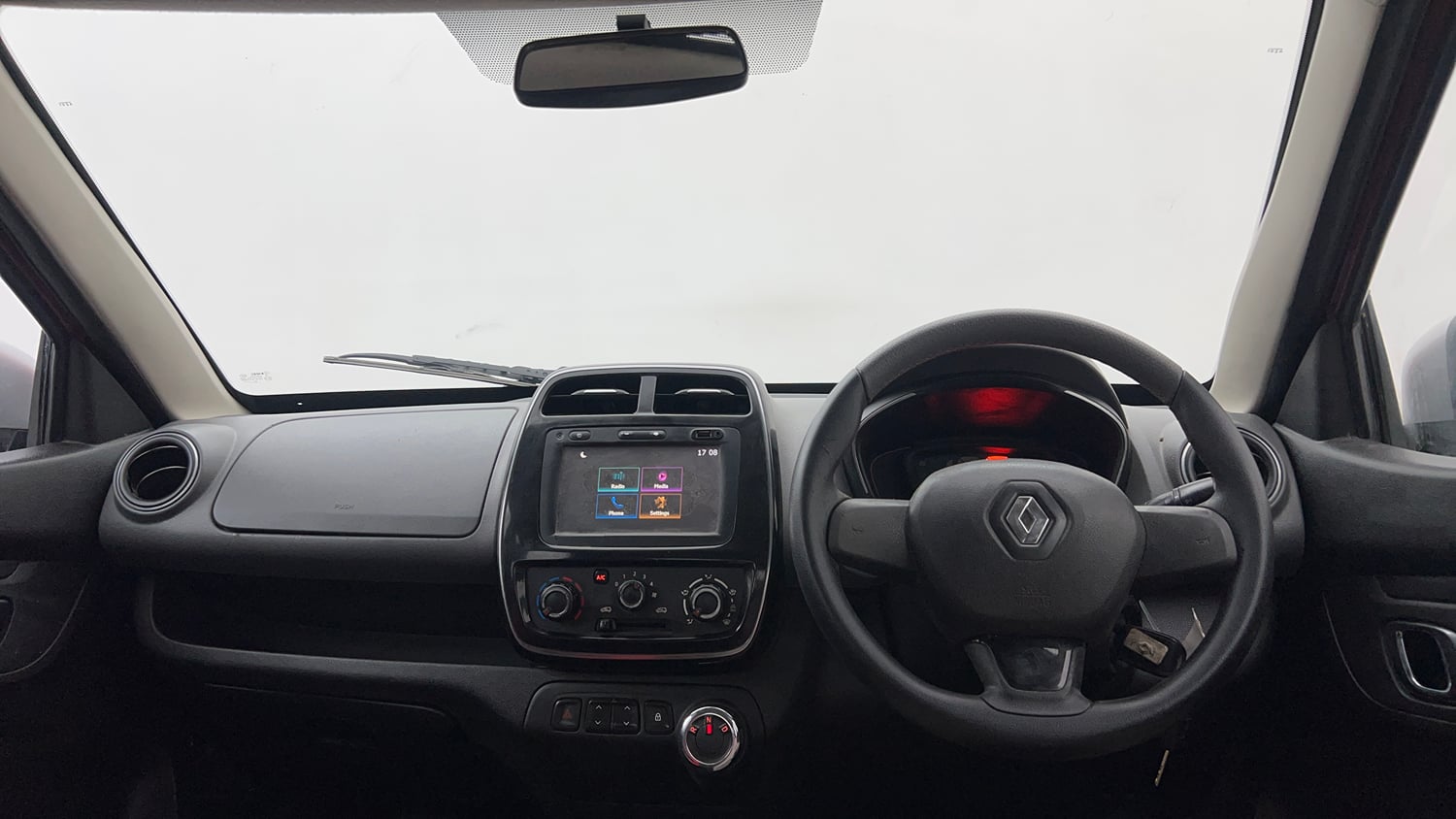 Used 2018 Renault Kwid 1.0 RXT AMT Opt Petrol Automatic interior DASHBOARD VIEW