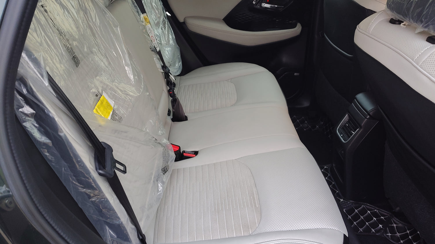 Used 2026 Maruti Suzuki Victoris ZXI+ (O) AT 2W (ADAS) Petrol Automatic interior REAR SEAT CONDITION VIEW