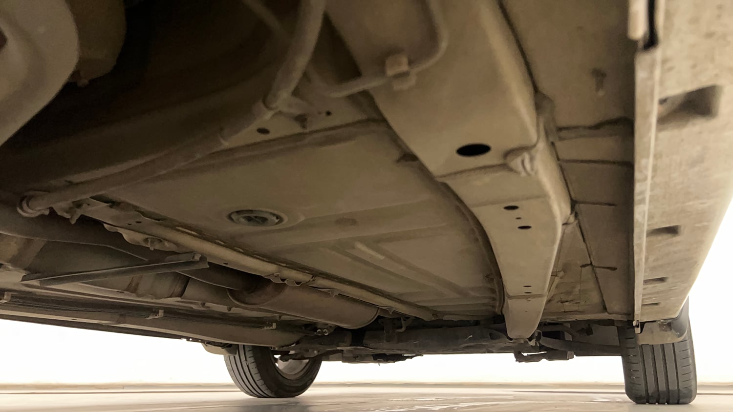 Used 2021 Toyota Glanza G Petrol Manual extra REAR RIGHT UNDERBODY VIEW