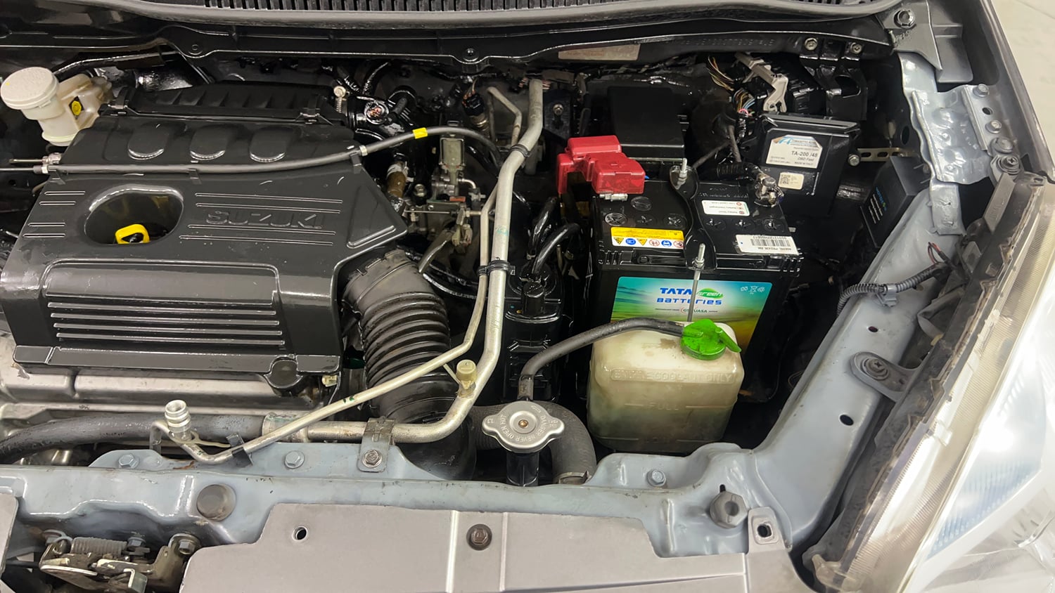 Used 2014 Maruti Suzuki Wagon R 1.0 VXI Petrol + CNG (Outside Fitted) Cng Manual engine ENGINE LEFT SIDE VIEW