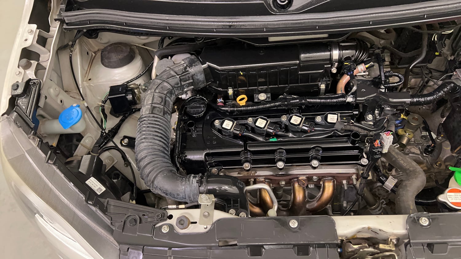 Used 2019 Maruti Suzuki Wagon R VXi 1.2 Petrol Manual engine ENGINE RIGHT SIDE VIEW