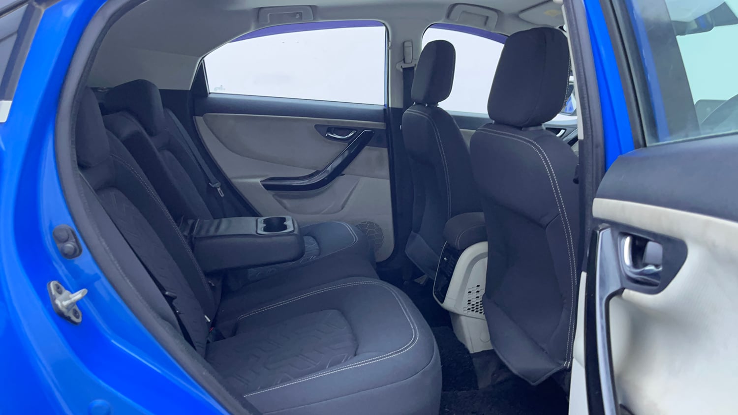 Used 2020 Tata Nexon XZA Plus (O) Petrol Automatic interior RIGHT SIDE REAR DOOR CABIN VIEW