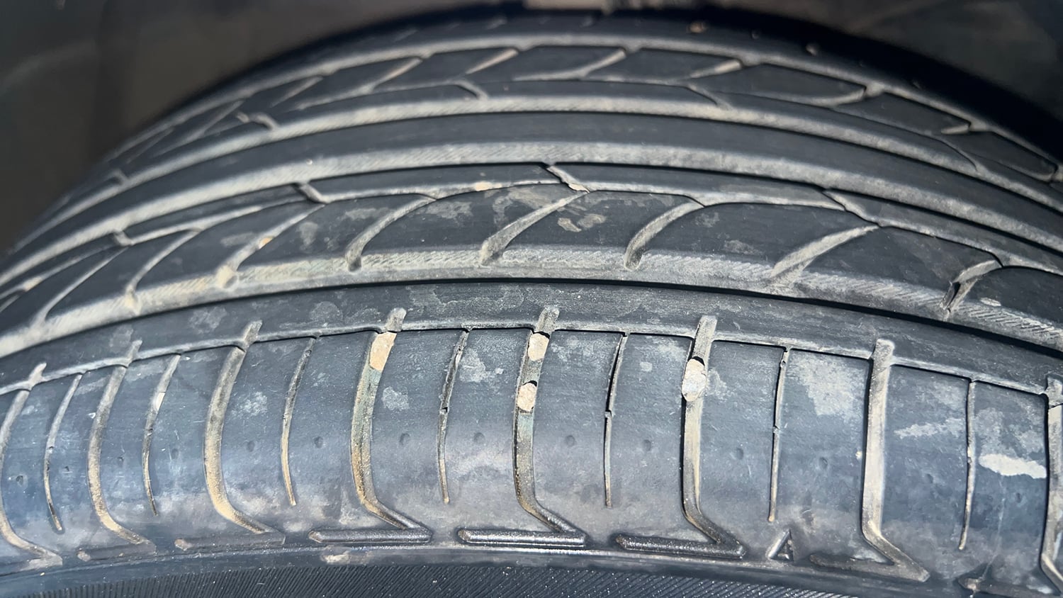 Used 2021 Maruti Suzuki Baleno Zeta Petrol Manual tyres RIGHT FRONT TYRE TREAD VIEW