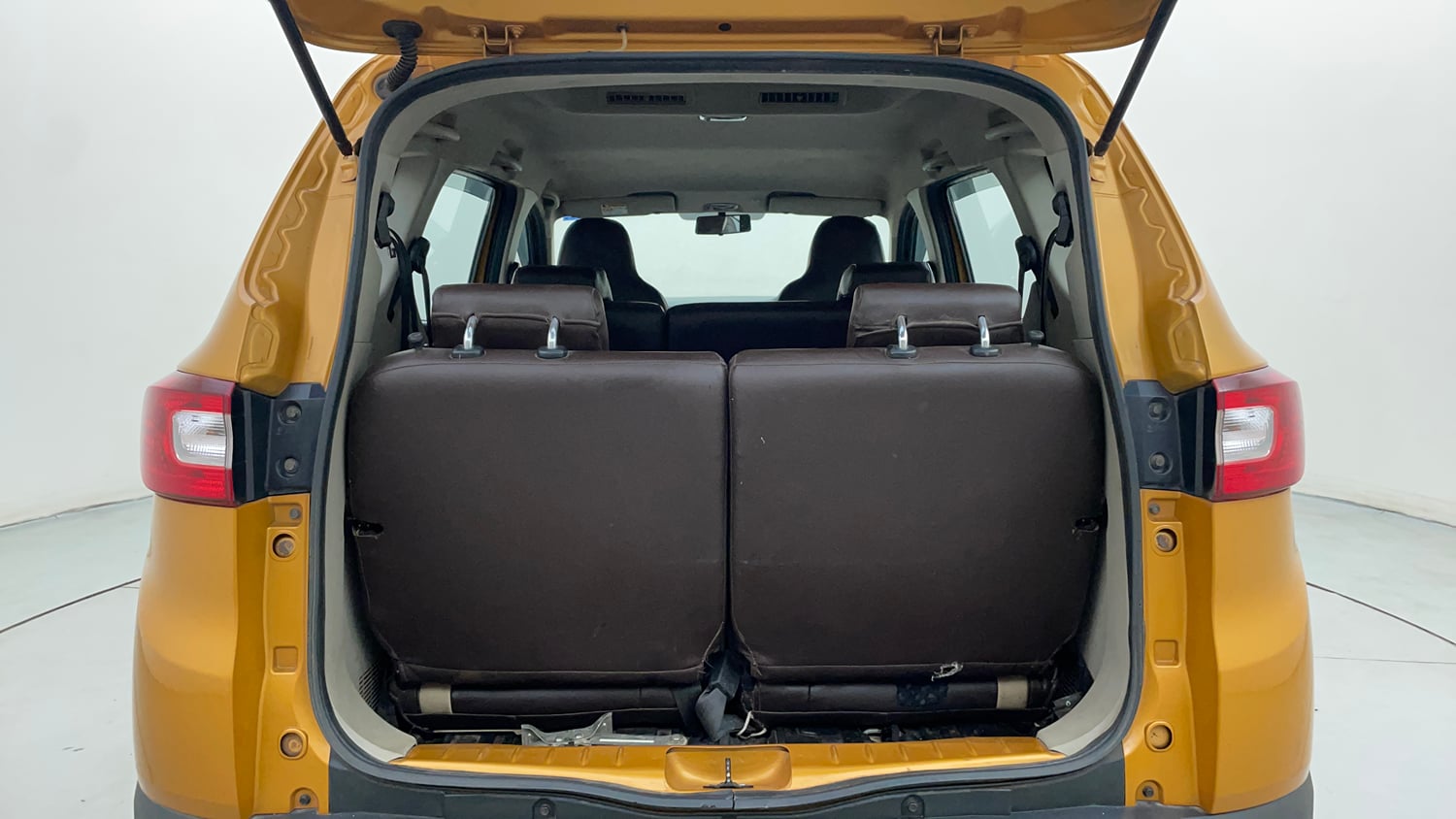 Used 2020 Renault Triber RXZ Petrol Manual interior DICKY INSIDE VIEW