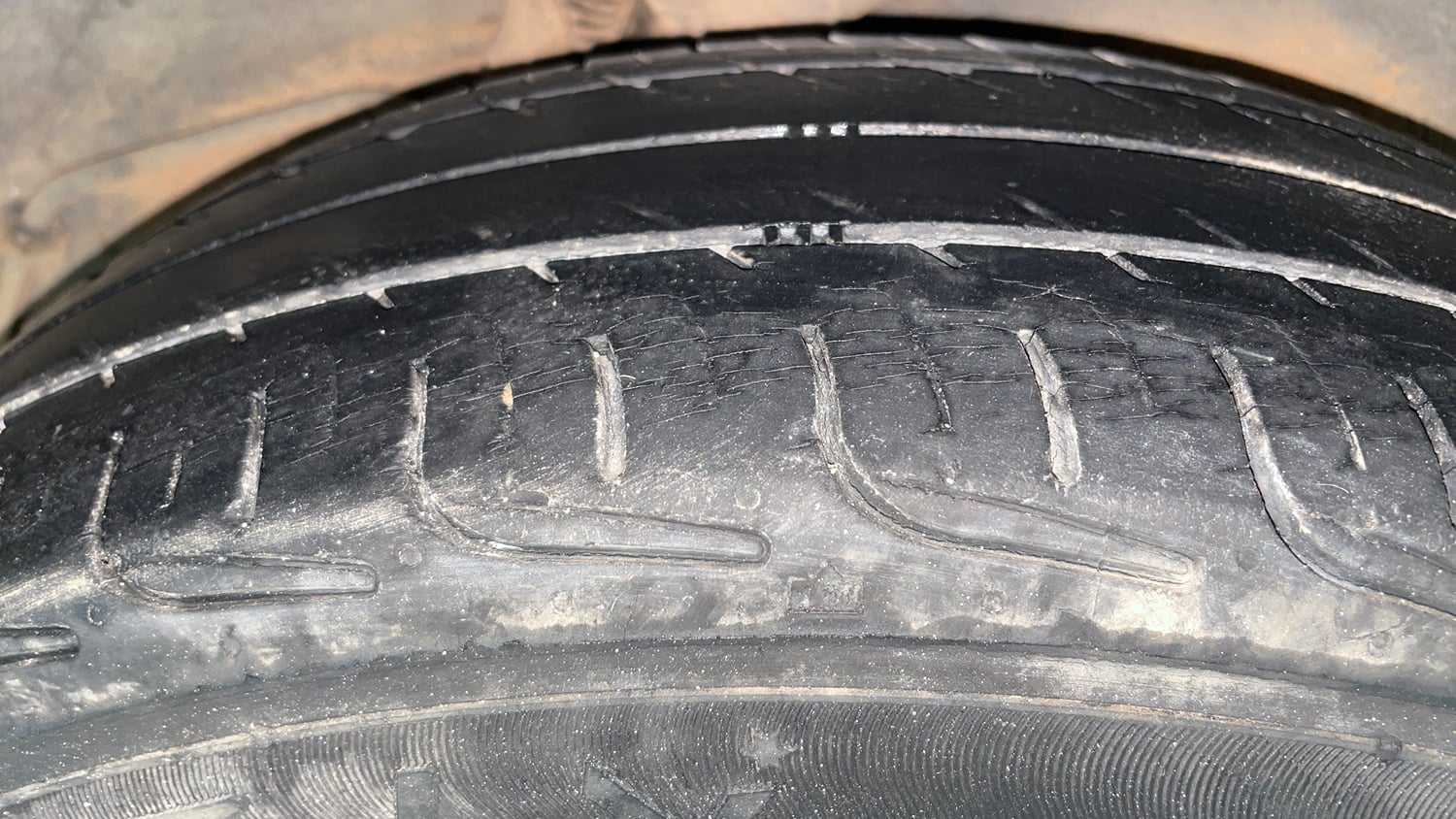 Used 2012 Hyundai i10 Magna 1.1 iRDE2 Petrol Manual tyres LEFT REAR TYRE TREAD VIEW
