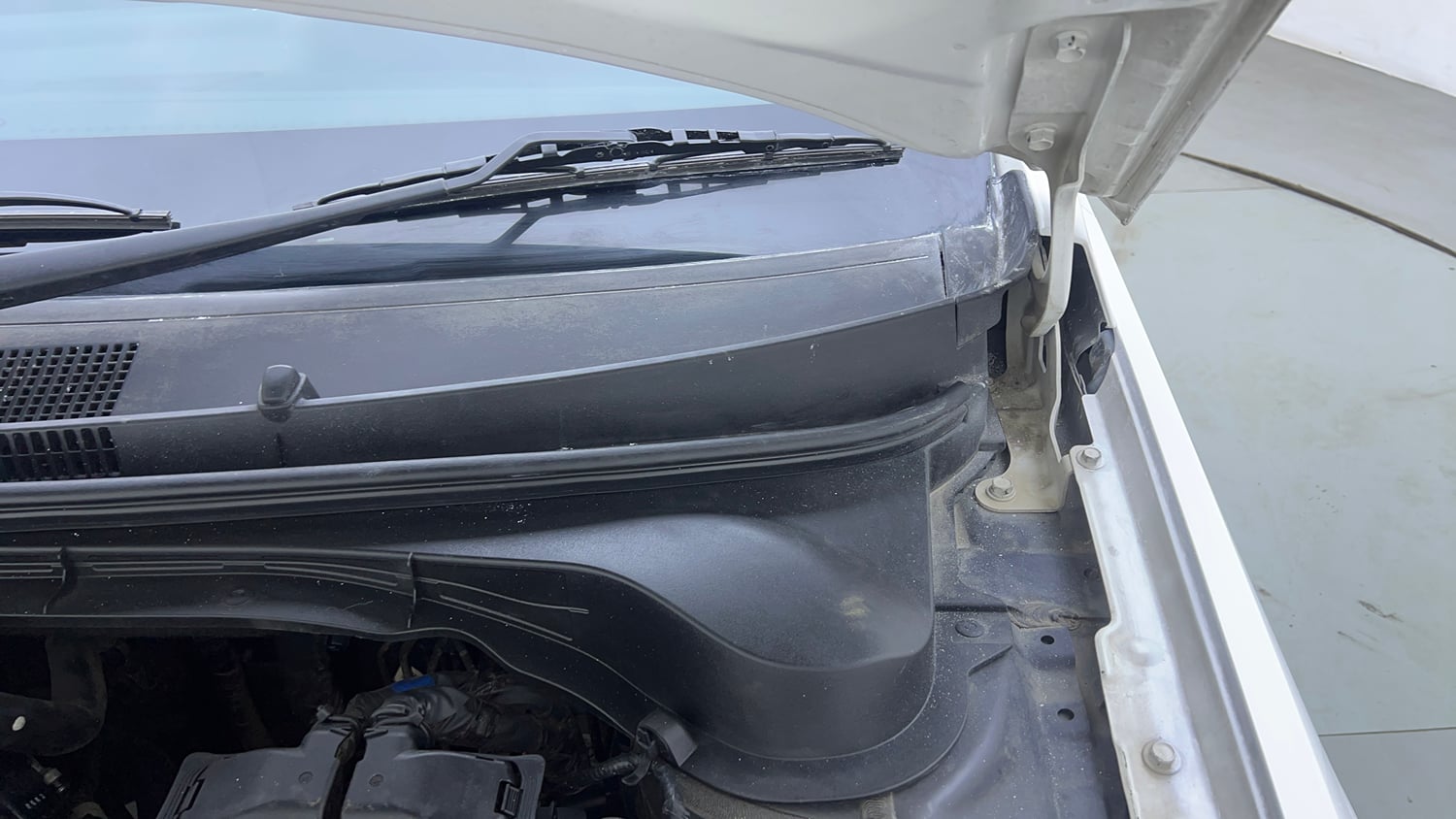 Used 2023 Hyundai Verna SX (O) 1.5 Turbo Petrol DCT Petrol Automatic engine ENGINE LEFT SIDE HINGE & APRON VIEW