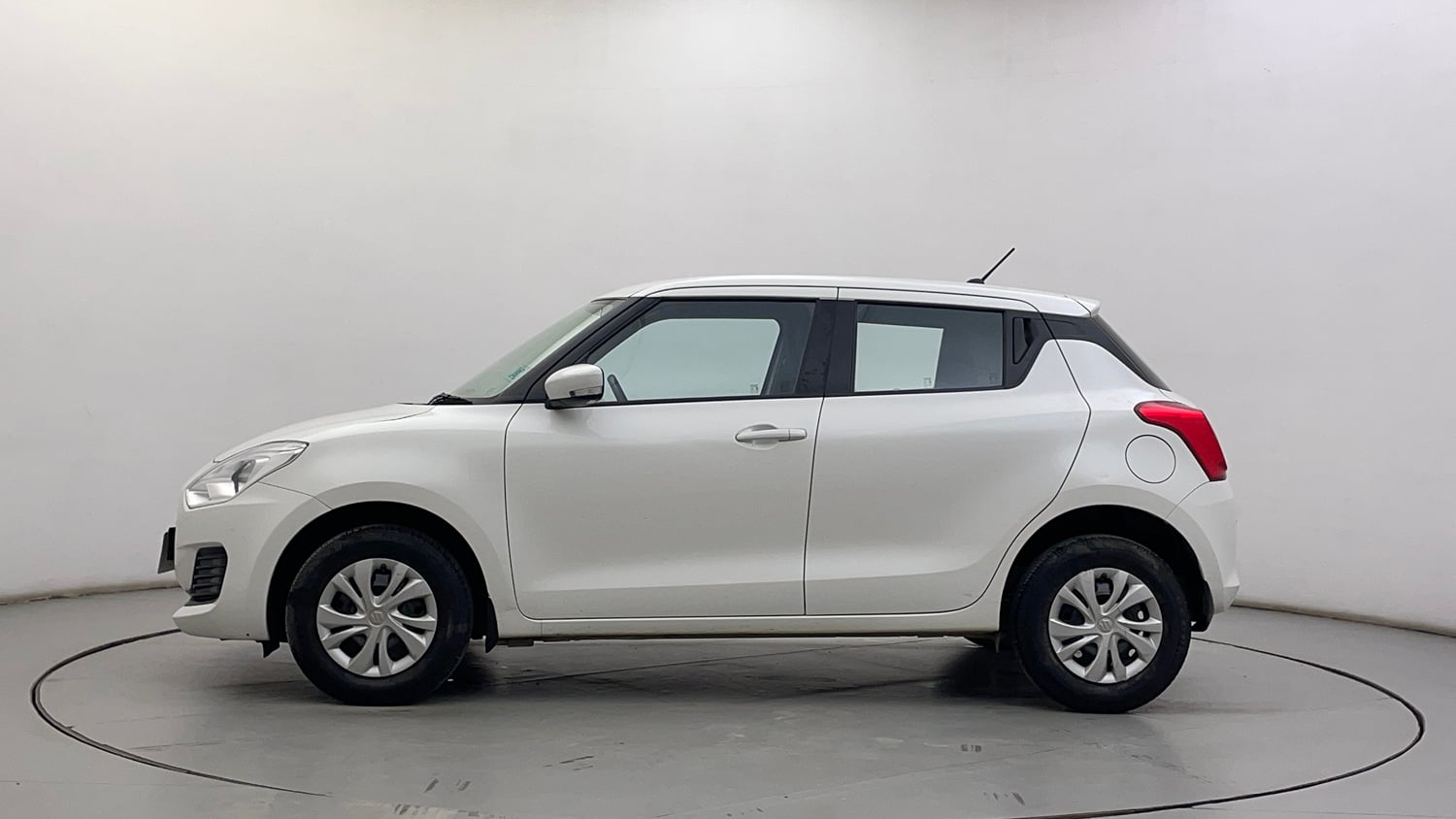 Used 2020 Maruti Suzuki Swift VXi AMT Petrol Automatic exterior LEFT SIDE VIEW