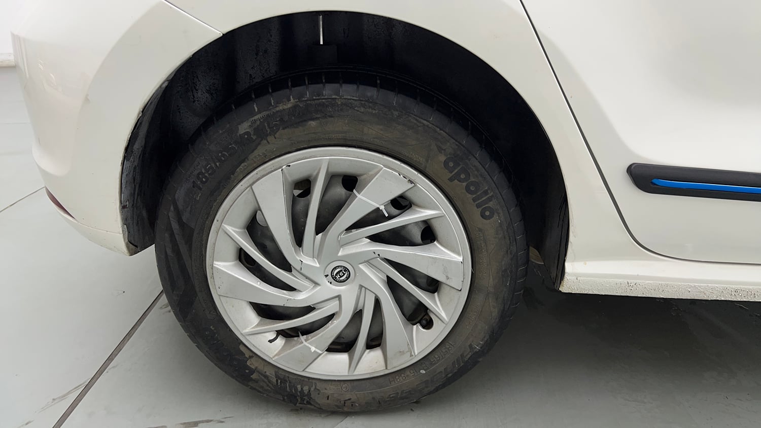 Used 2018 Volkswagen Polo Comfortline 1.0L (P) Petrol Manual tyres RIGHT REAR TYRE RIM VIEW