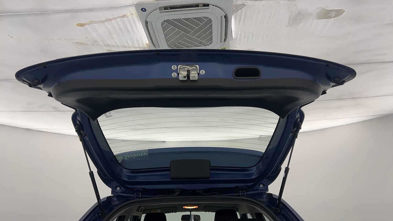 Used 2022 Maruti Suzuki Ignis Alpha 1.2 MT Petrol Manual interior DICKY DOOR OPEN VIEW