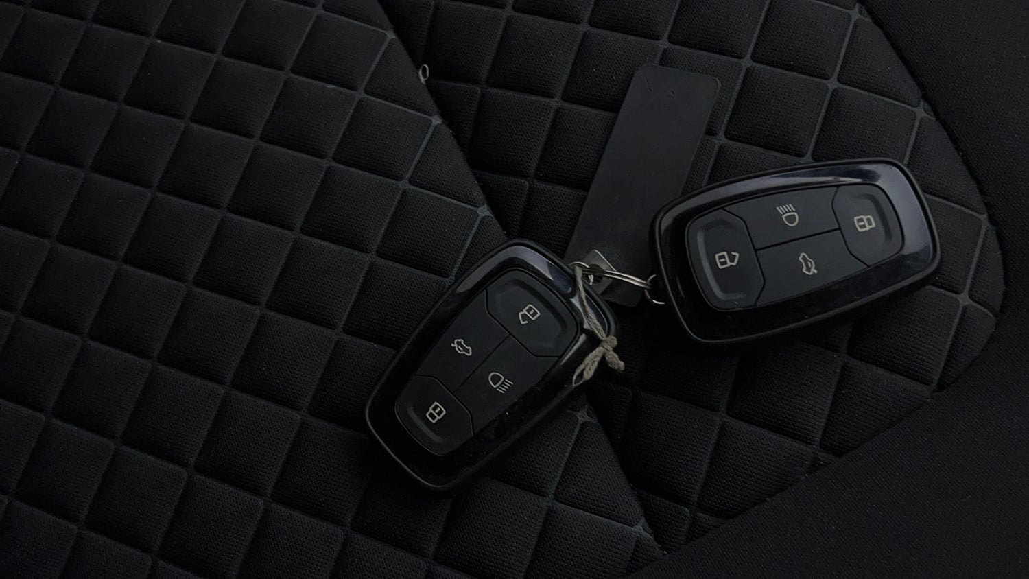 Used 2022 Tata Harrier XT Diesel Manual extra CAR KEY VIEW