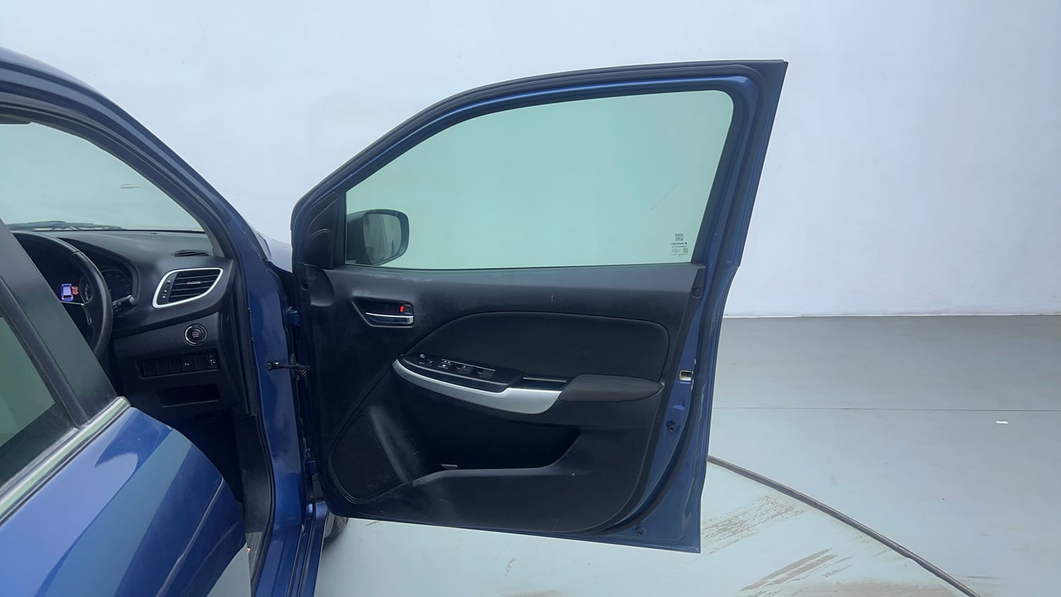 Used 2018 Maruti Suzuki Baleno Alpha 1.2 Petrol Manual interior RIGHT FRONT DOOR OPEN VIEW