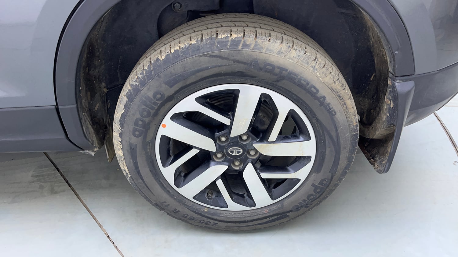 Used 2022 Tata Harrier XZ Plus Diesel Manual tyres LEFT REAR TYRE RIM VIEW