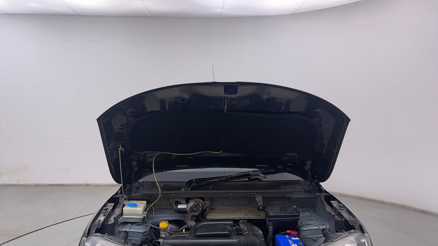 Used 2017 Renault Kwid 1.0 RXT Opt Petrol Manual engine ENGINE & BONNET OPEN FRONT VIEW