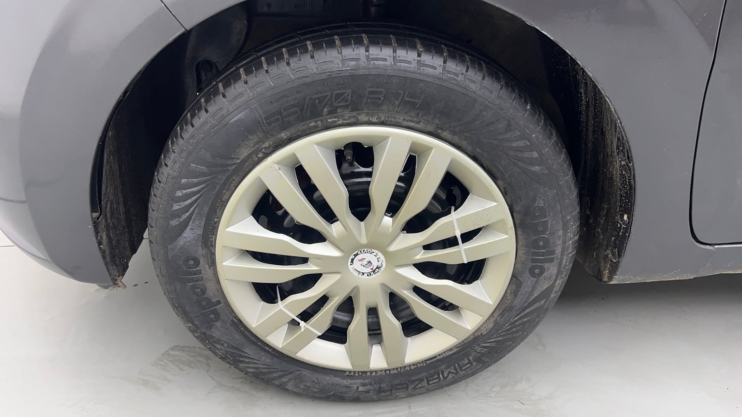 Used 2022 Hyundai Aura S 1.2 CNG Cng Manual tyres LEFT FRONT TYRE RIM VIEW