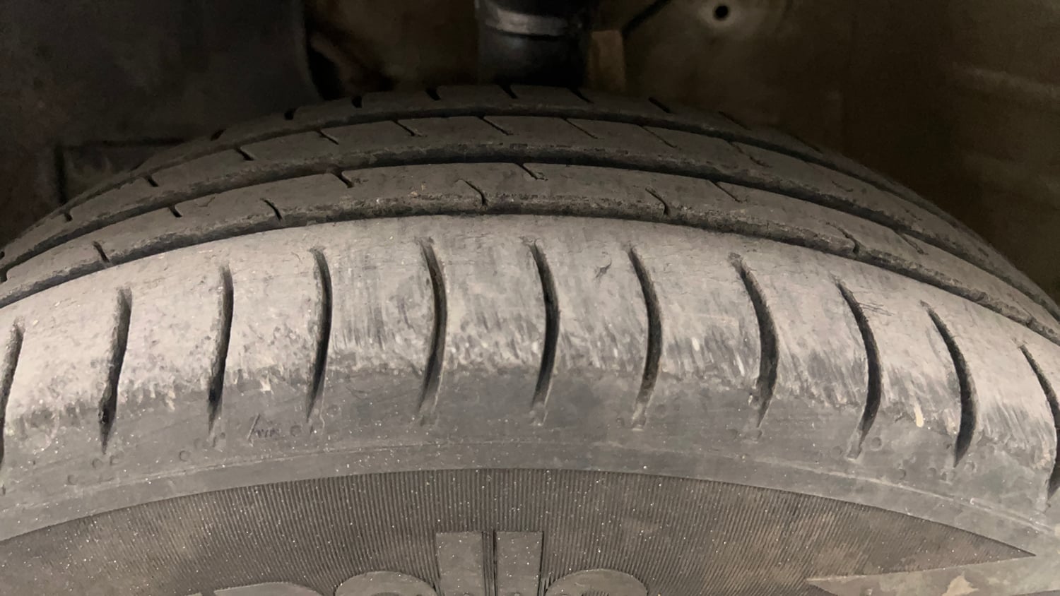 Used 2019 Maruti Suzuki Wagon R VXi 1.2 Petrol Manual tyres LEFT FRONT TYRE TREAD VIEW