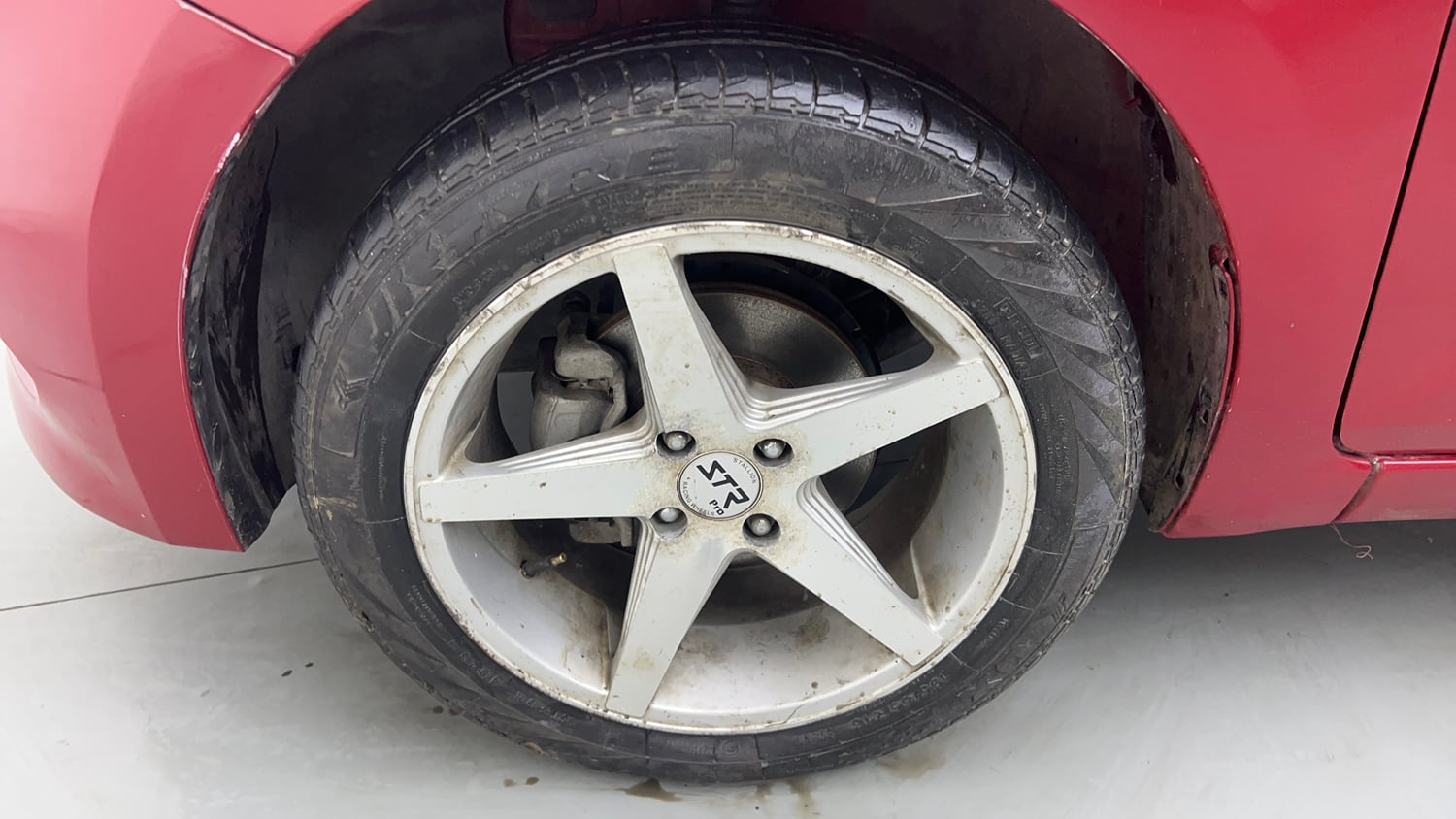 Used 2018 Hyundai Elite i20 Magna Executive 1.2 Petrol Manual tyres LEFT FRONT TYRE RIM VIEW