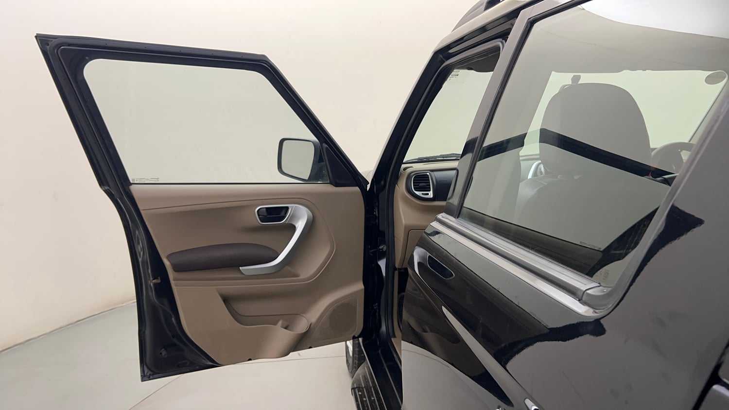 Used 2016 Mahindra TUV300 T8 mHAWK100 Diesel Manual interior LEFT FRONT DOOR OPEN VIEW