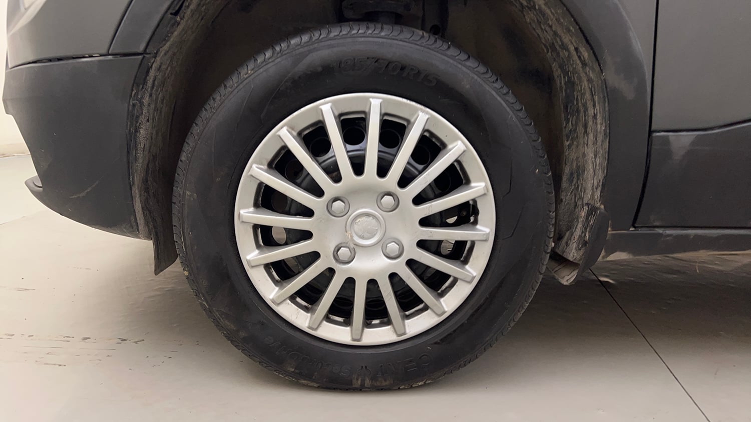 Used 2023 Tata Punch Pure MT Petrol Manual tyres LEFT FRONT TYRE RIM VIEW