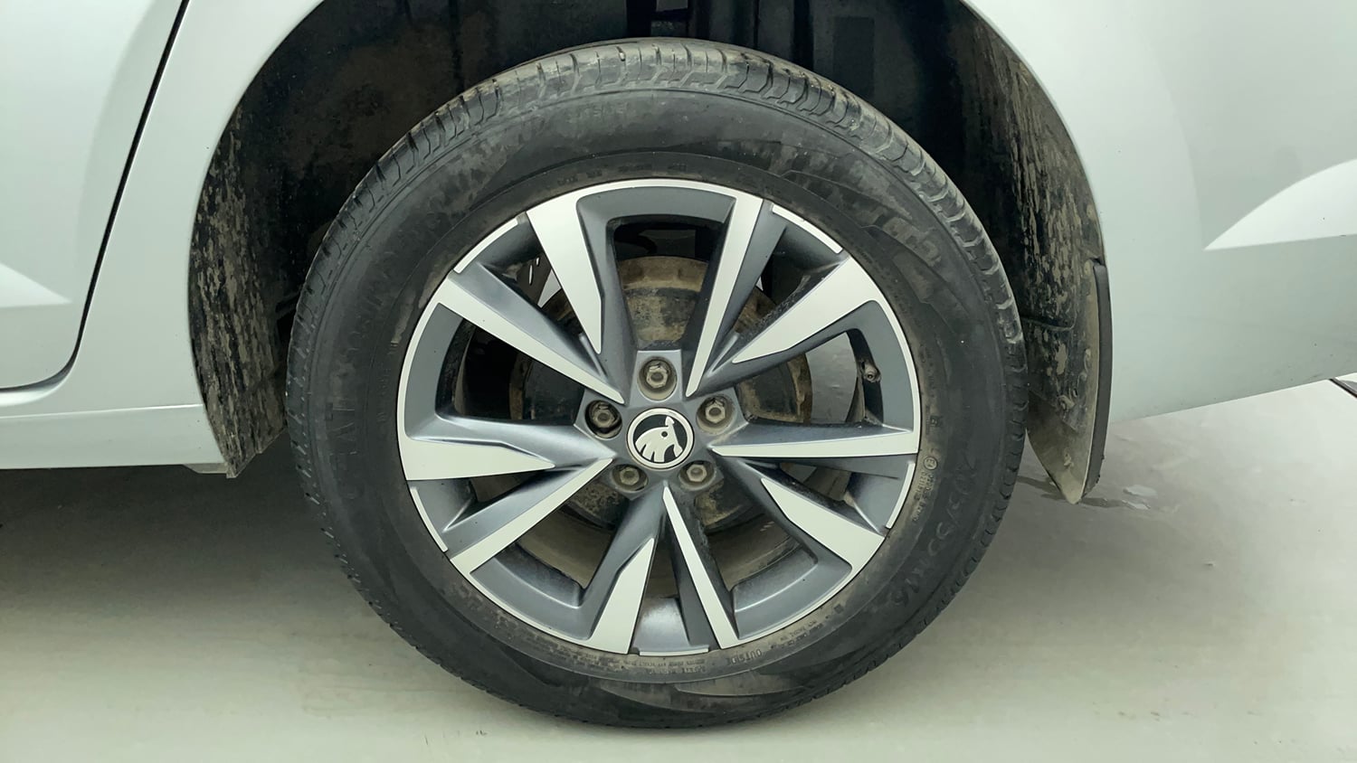Used 2022 Skoda Slavia Style 1.0L TSI AT Petrol Automatic tyres LEFT REAR TYRE RIM VIEW