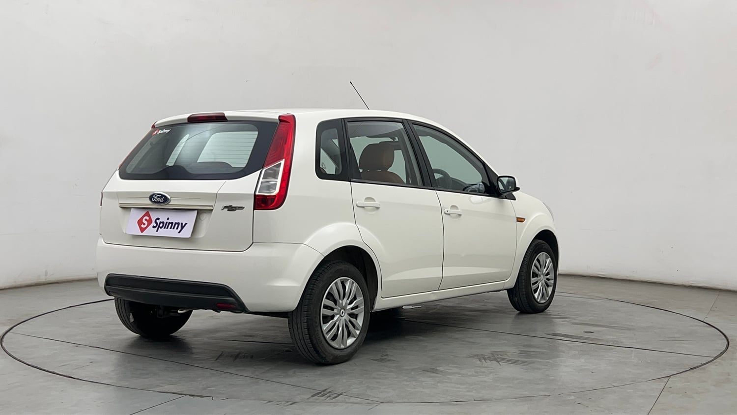 Used 2014 Ford Figo Duratec Petrol ZXI 1.2 Petrol Manual exterior RIGHT REAR CORNER VIEW