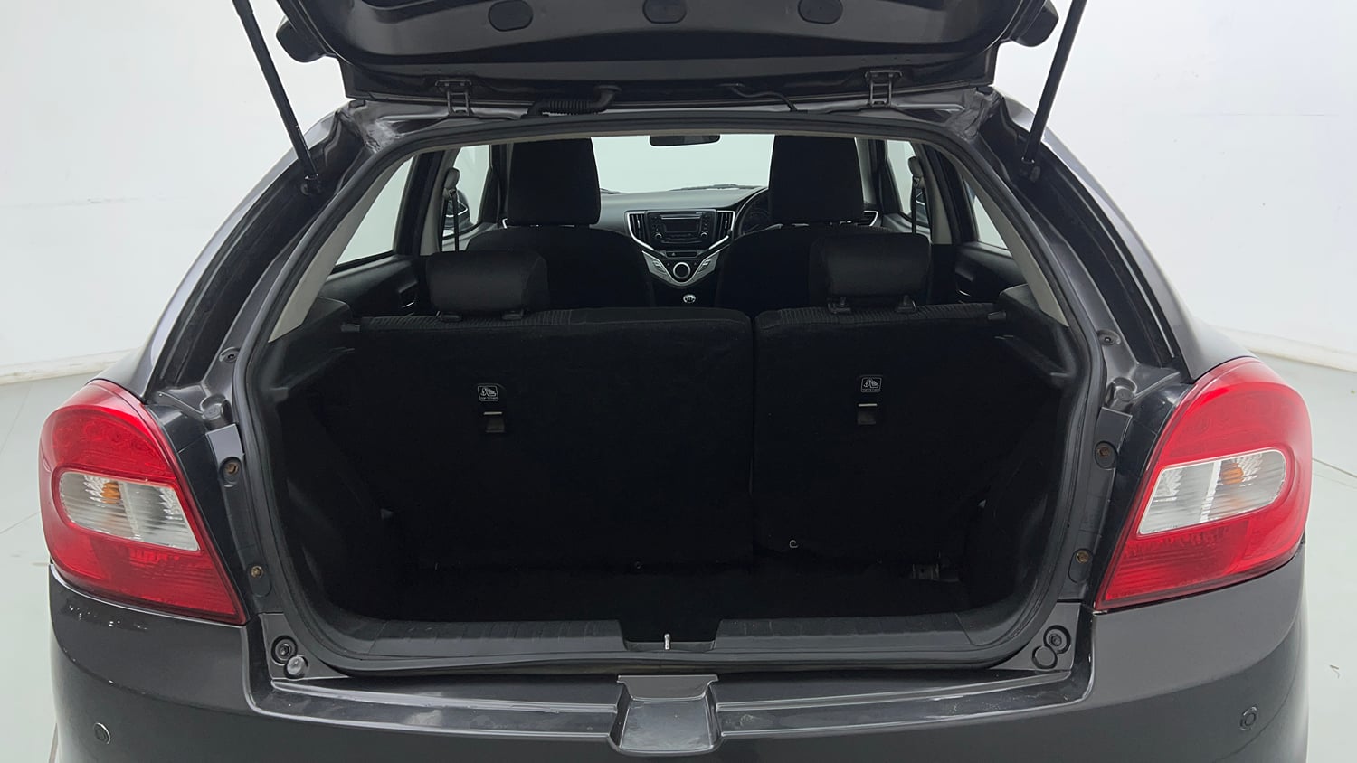 Used 2018 Maruti Suzuki Baleno Delta 1.2 Petrol Manual interior DICKY INSIDE VIEW