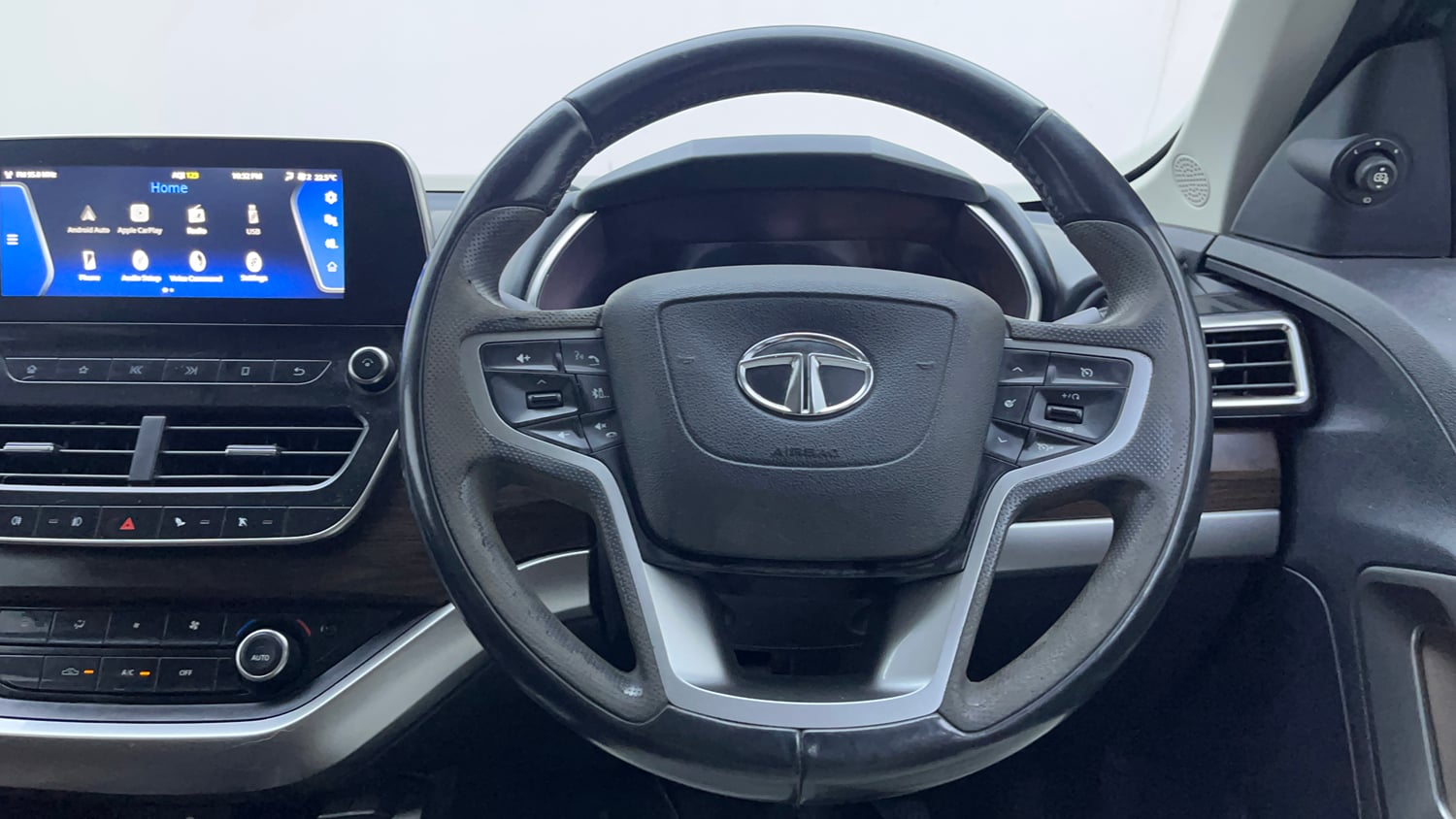 Used 2022 Tata Harrier XZ Plus Diesel Manual interior STEERING VIEW